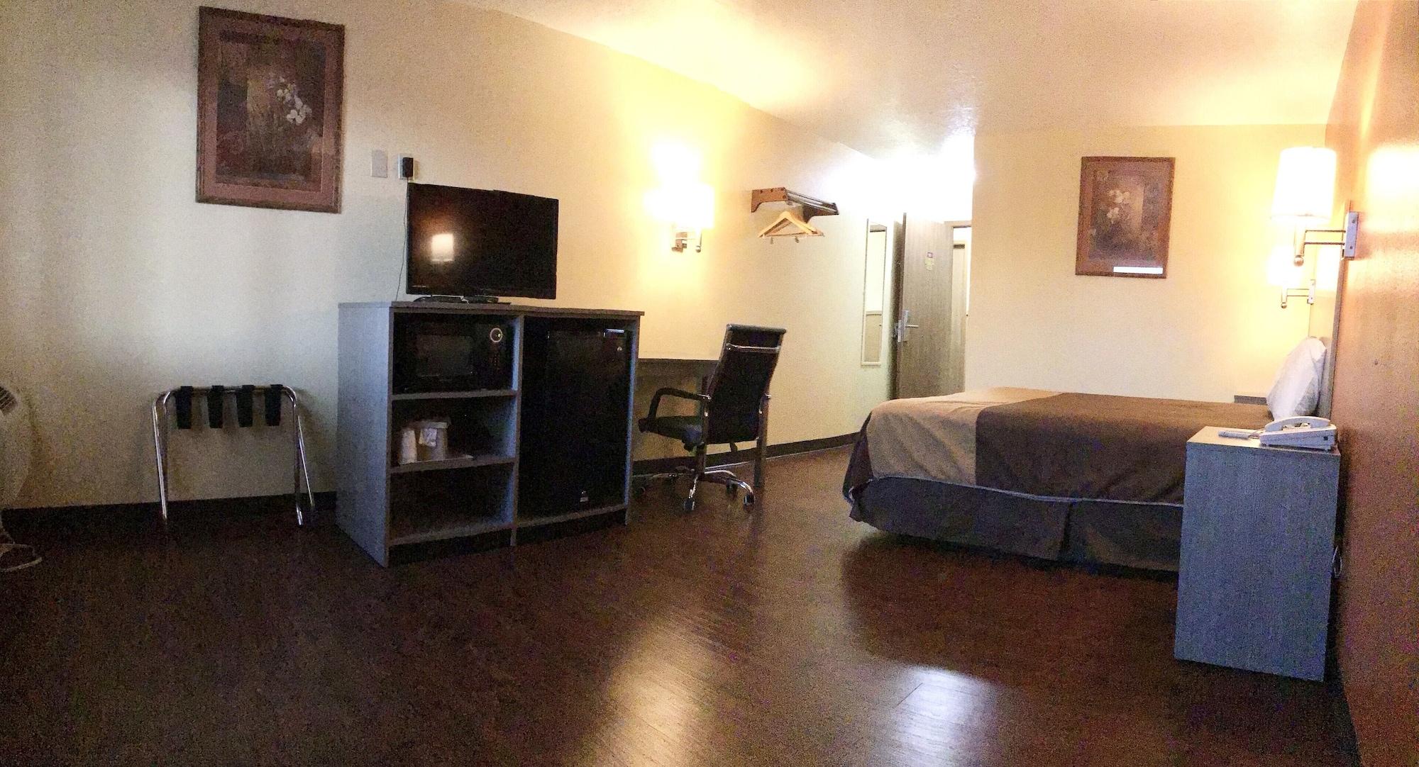 Rodeway Inn Moriarty Екстер'єр фото