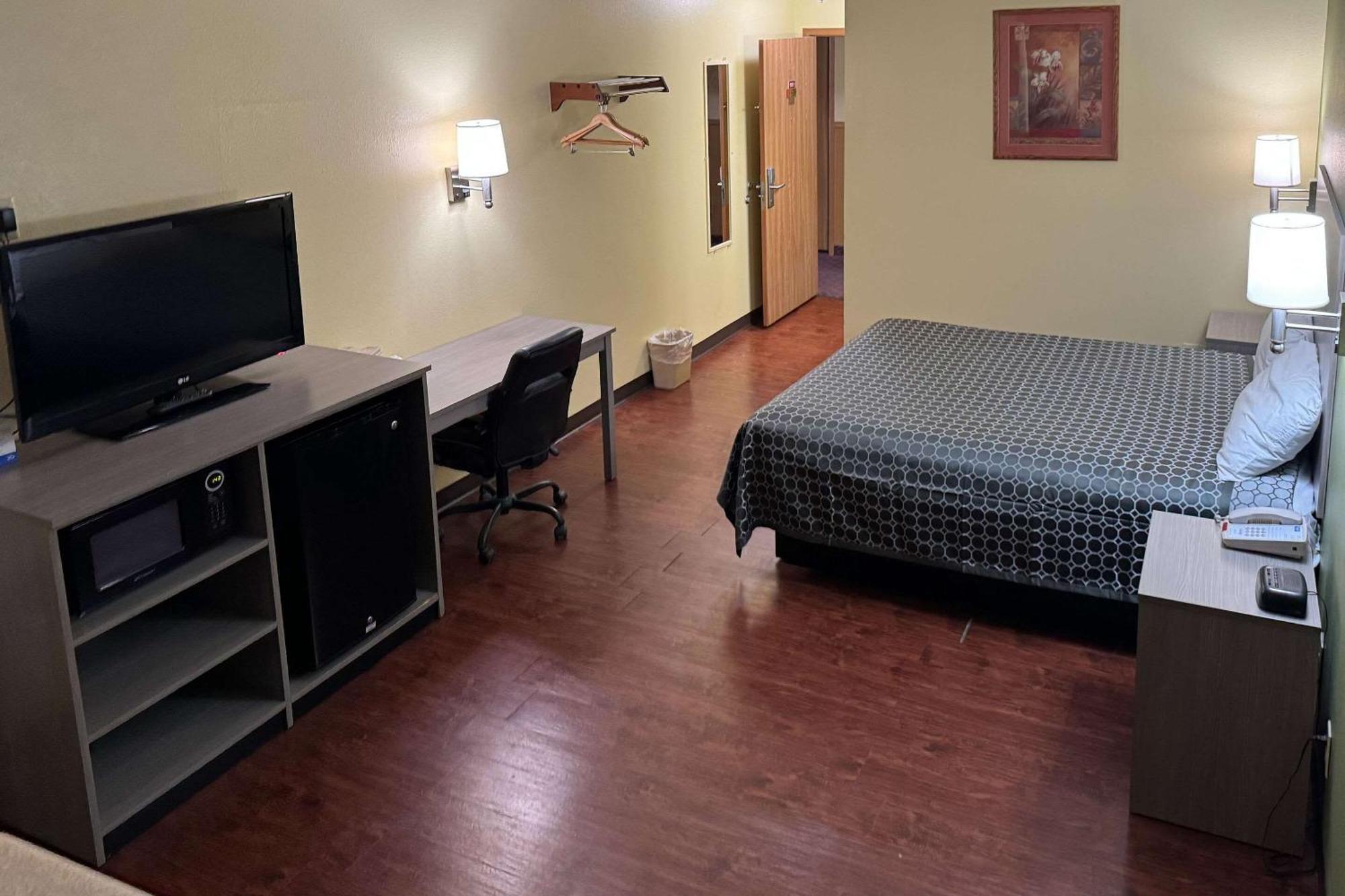 Rodeway Inn Moriarty Екстер'єр фото