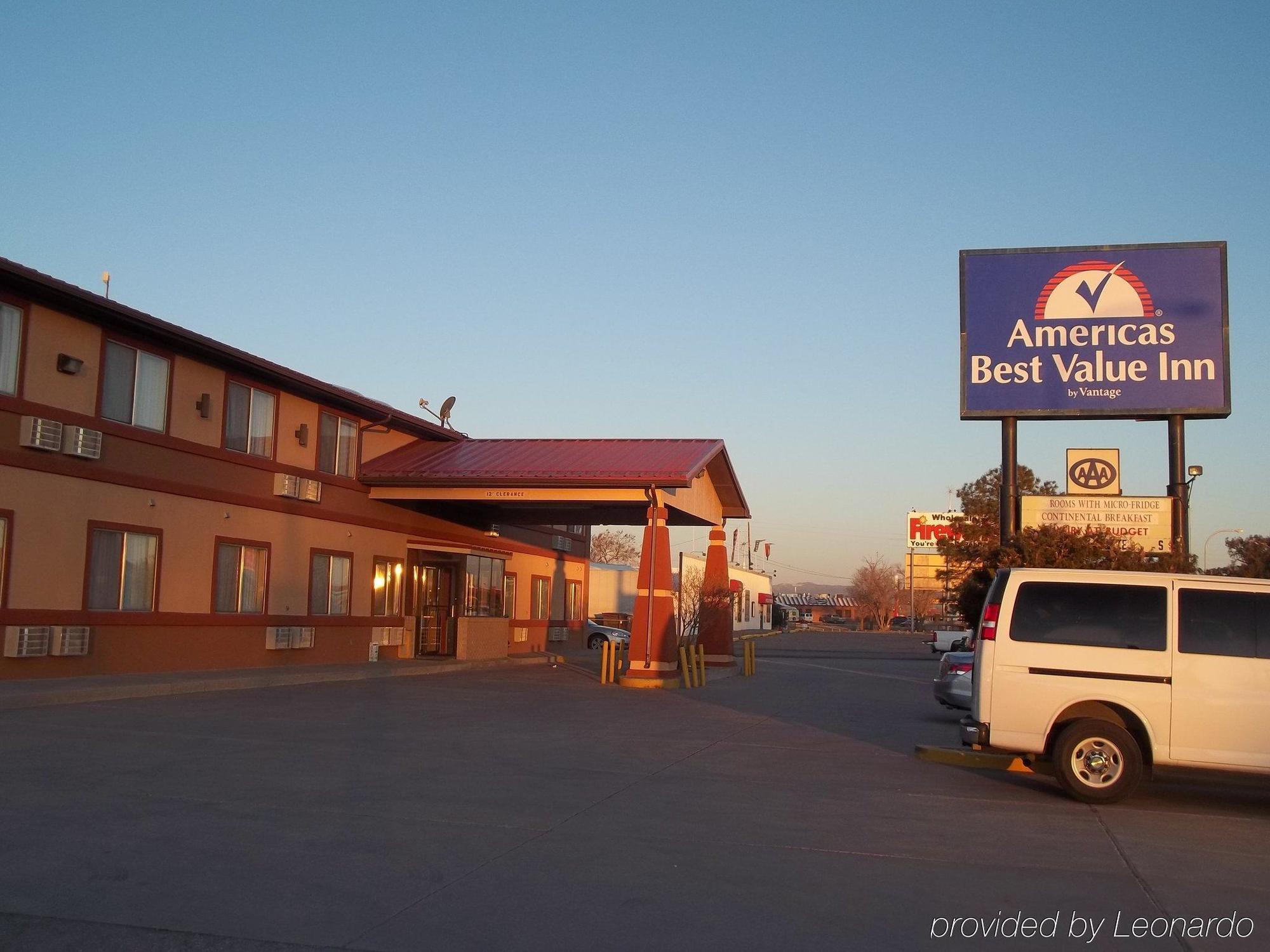 Rodeway Inn Moriarty Екстер'єр фото